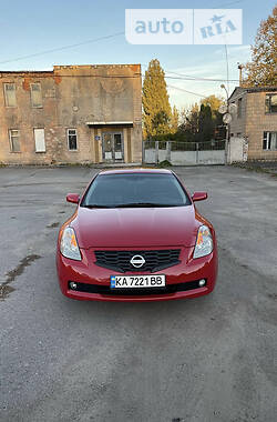 Купе Nissan Altima 2008 в Киеве