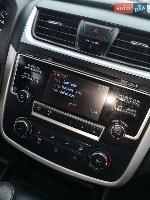 Седан Nissan Altima 2016 в Жовтих Водах