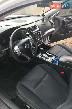 Седан Nissan Altima 2016 в 