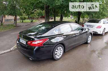 Седан Nissan Altima 2017 в 