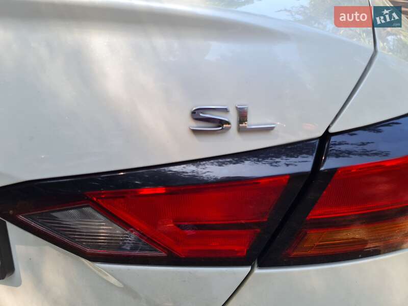 Седан Nissan Altima 2019 в Ровно