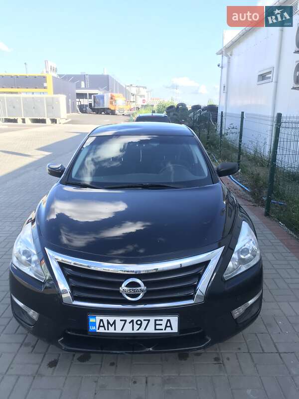 Седан Nissan Altima 2015 в Києві