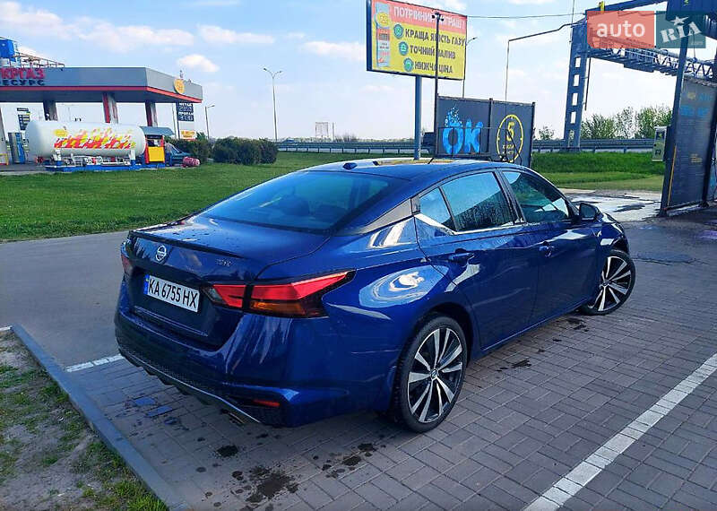 Седан Nissan Altima 2019 в Киеве