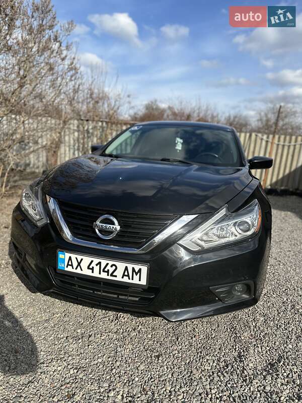 Седан Nissan Altima 2017 в Харкові
