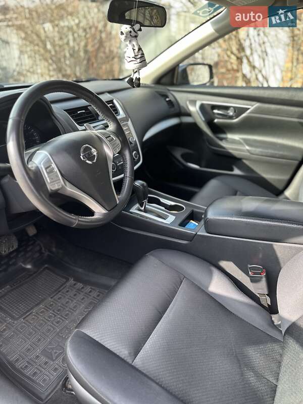 Седан Nissan Altima 2017 в Харкові