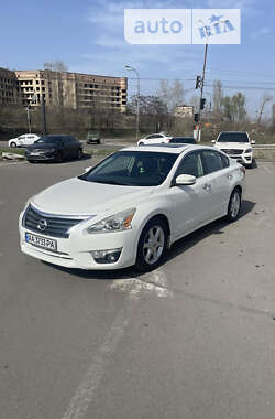 Седан Nissan Altima 2013 в Киеве