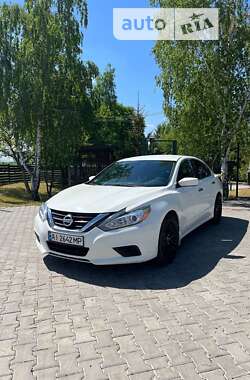 Седан Nissan Altima 2017 в Стрию