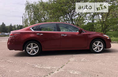 Седан Nissan Altima 2012 в Чернигове