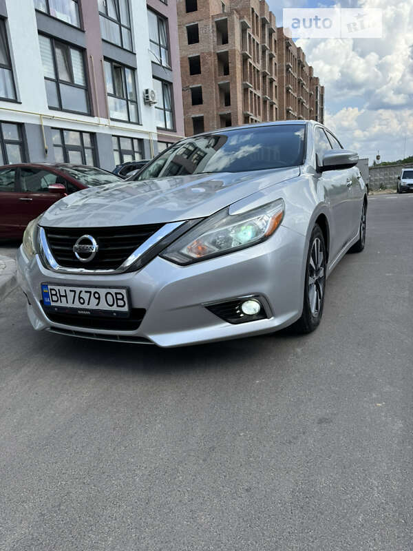 Седан Nissan Altima 2017 в Києві