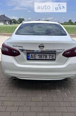 Седан Nissan Altima 2018 в Дніпрі