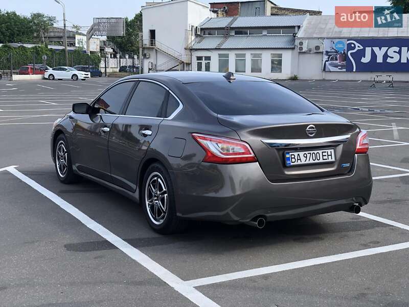 Седан Nissan Altima 2013 в Одесі