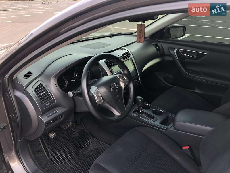 Седан Nissan Altima 2013 в Одесі