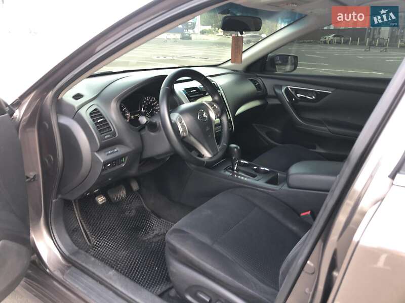 Седан Nissan Altima 2013 в Одесі