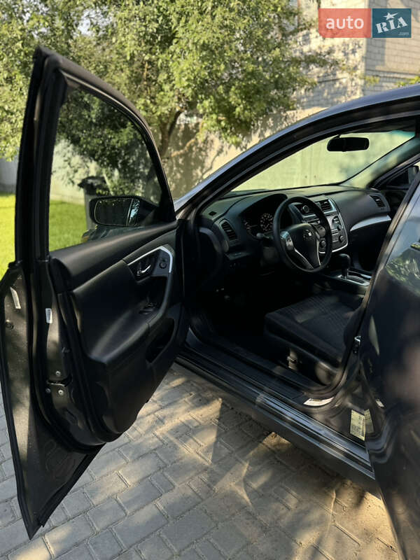 Седан Nissan Altima 2017 в Луцке