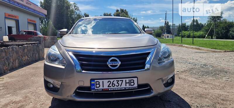 Седан Nissan Altima 2014 в Заводське