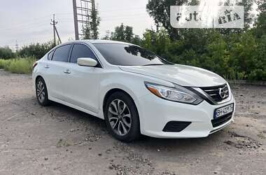 Седан Nissan Altima 2016 в Балті