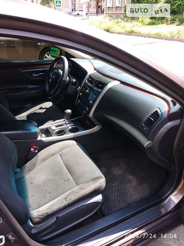 Седан Nissan Altima 2015 в Дніпрі