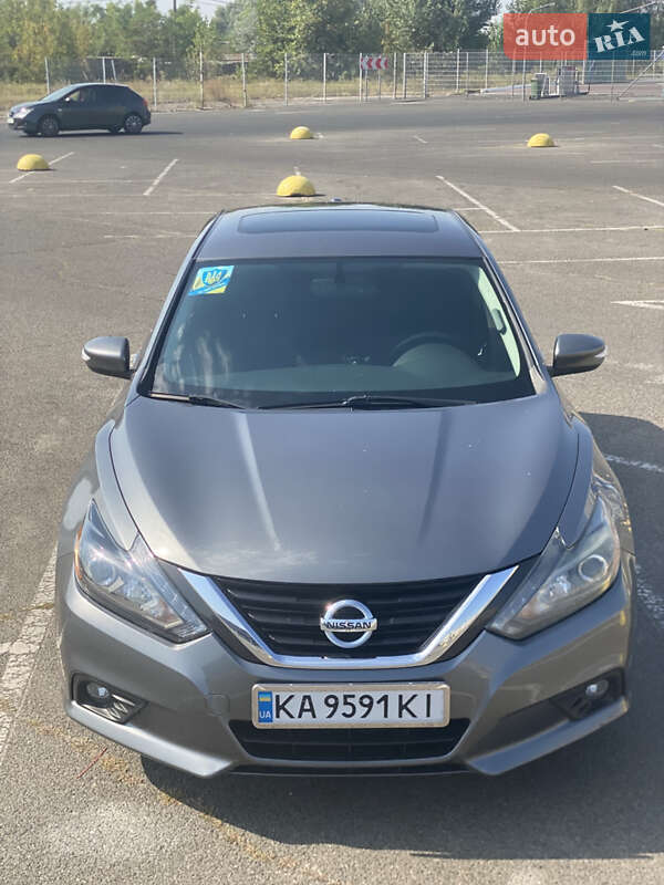 Седан Nissan Altima 2017 в Києві