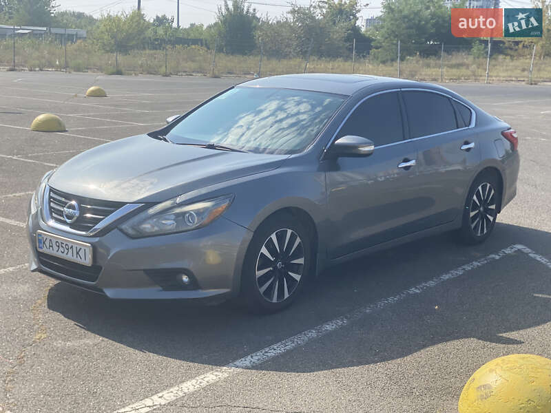 Седан Nissan Altima 2017 в Києві