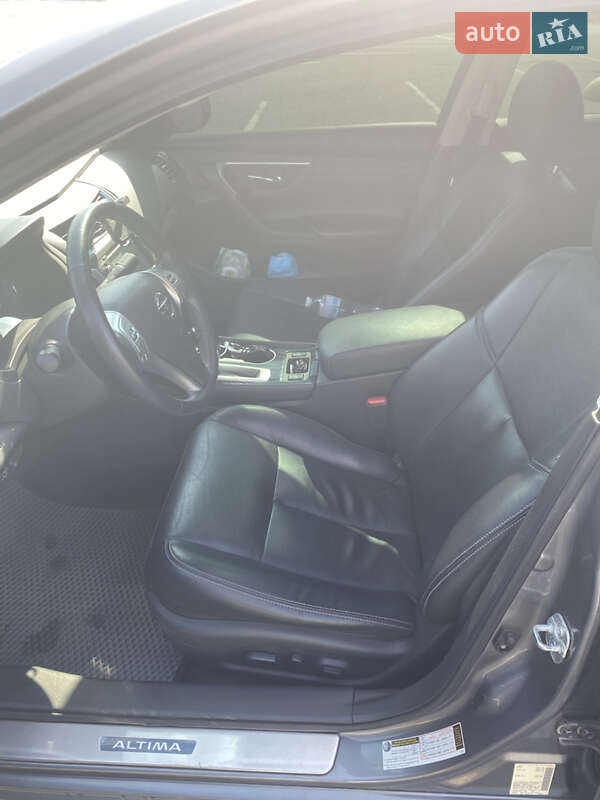 Седан Nissan Altima 2017 в Києві