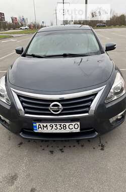 Седан Nissan Altima 2012 в Ирпене