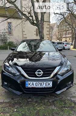 Седан Nissan Altima 2017 в Києві