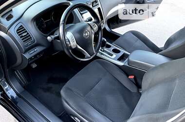 Седан Nissan Altima 2014 в Хмельницькому