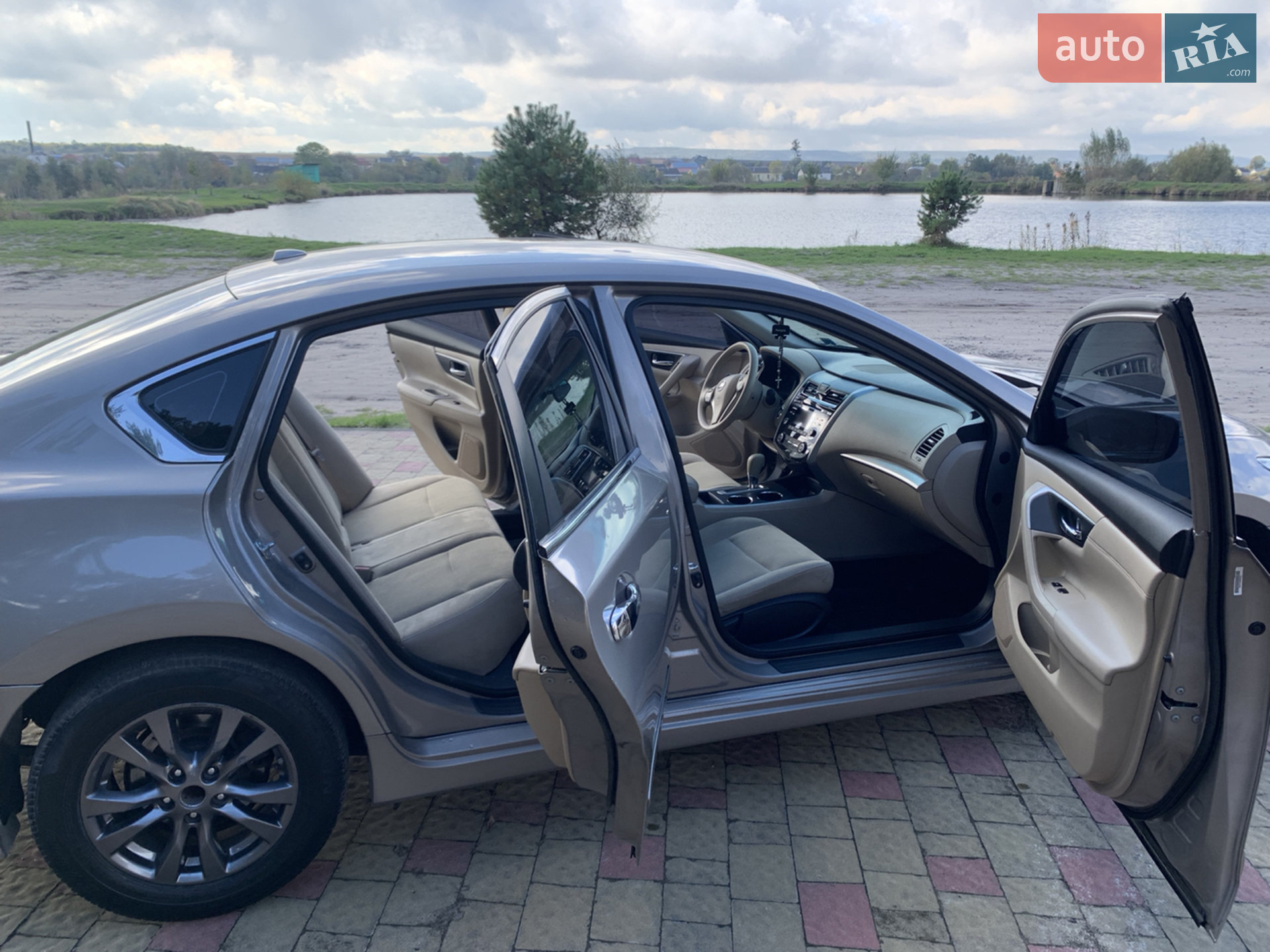 2015 Nissan Altima - мініатюра 12
