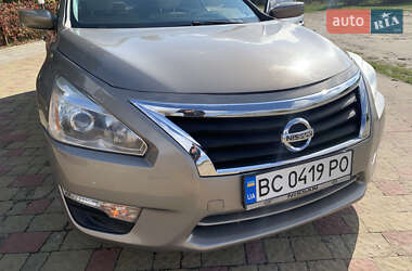 Седан Nissan Altima 2015 в 