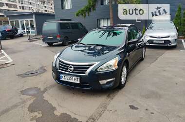 Седан Nissan Altima 2014 в Киеве