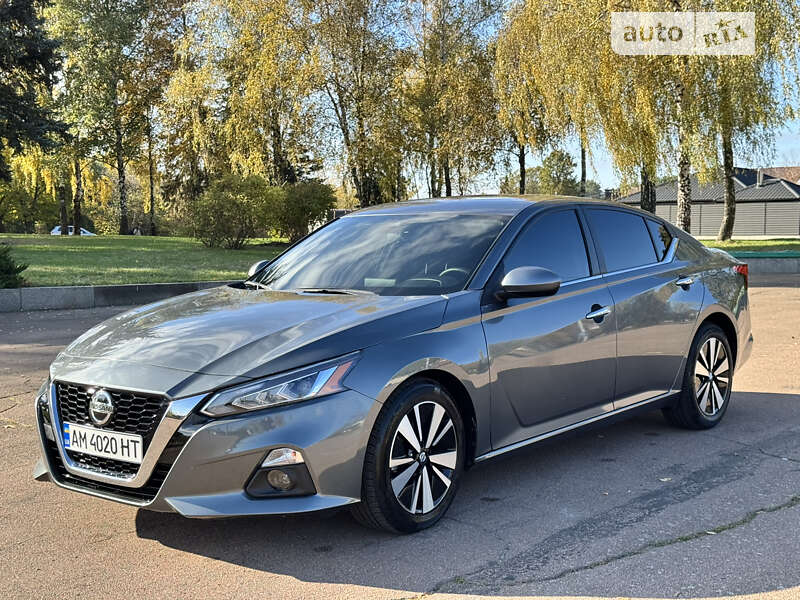 Седан Nissan Altima 2020 в Житомирі