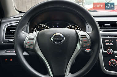 Седан Nissan Altima 2016 в 