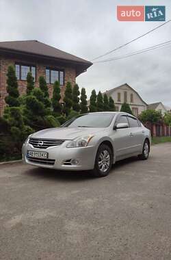 Седан Nissan Altima 2011 в Бершаді