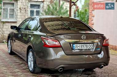 Седан Nissan Altima 2013 в Запоріжжі