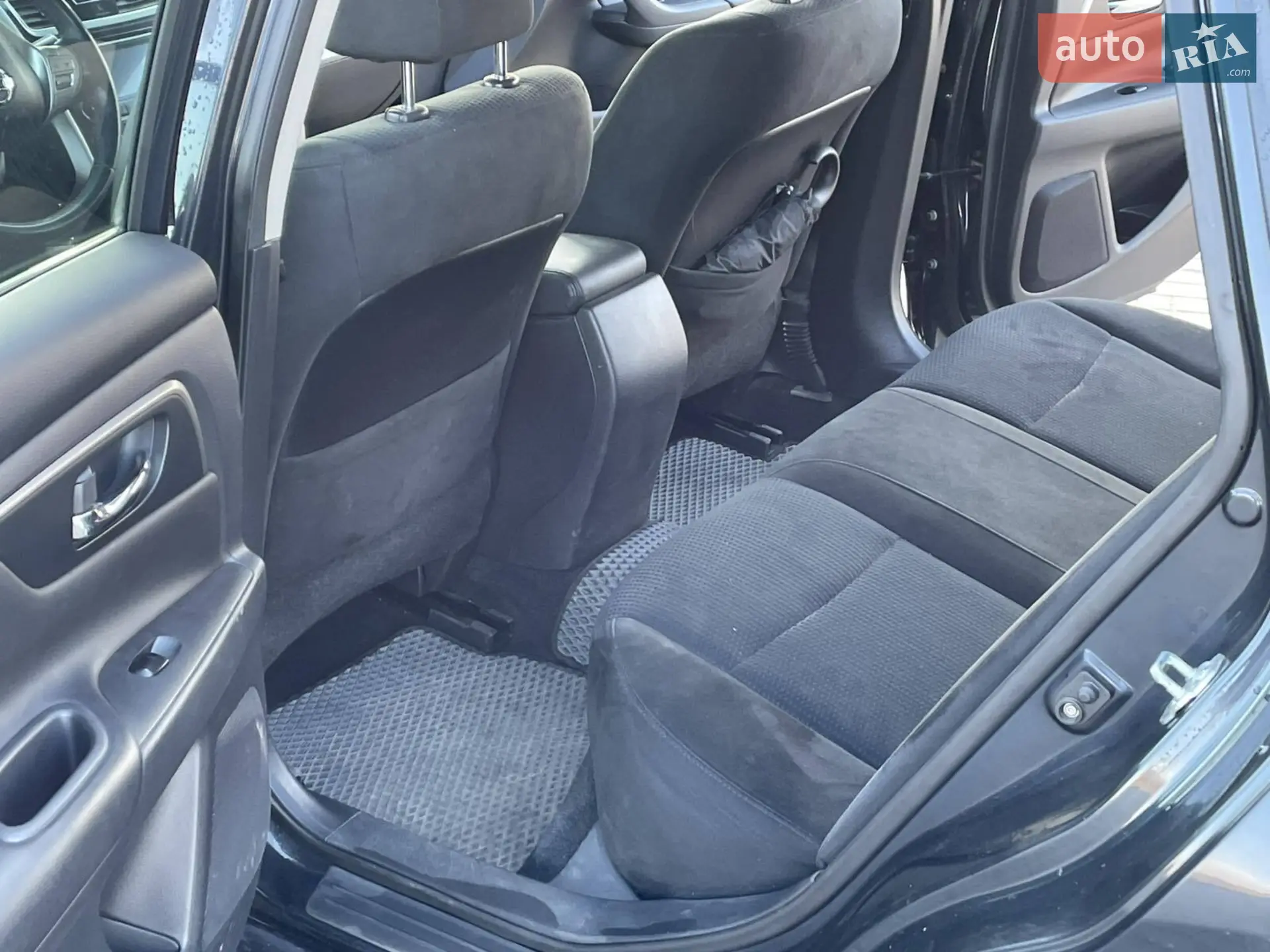 2015 Nissan Altima - мініатюра 16