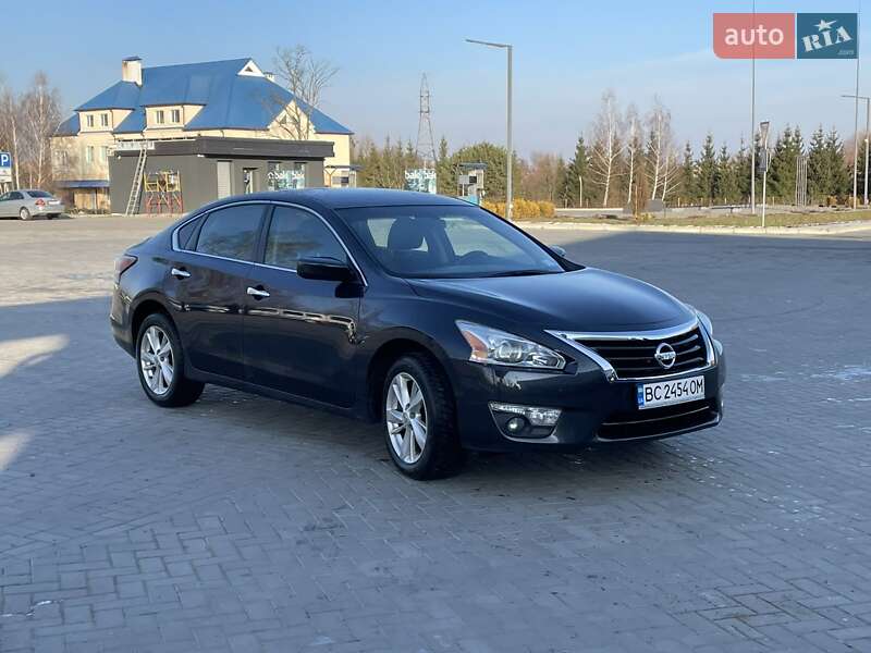 Седан Nissan Altima 2015 в Сокалі
