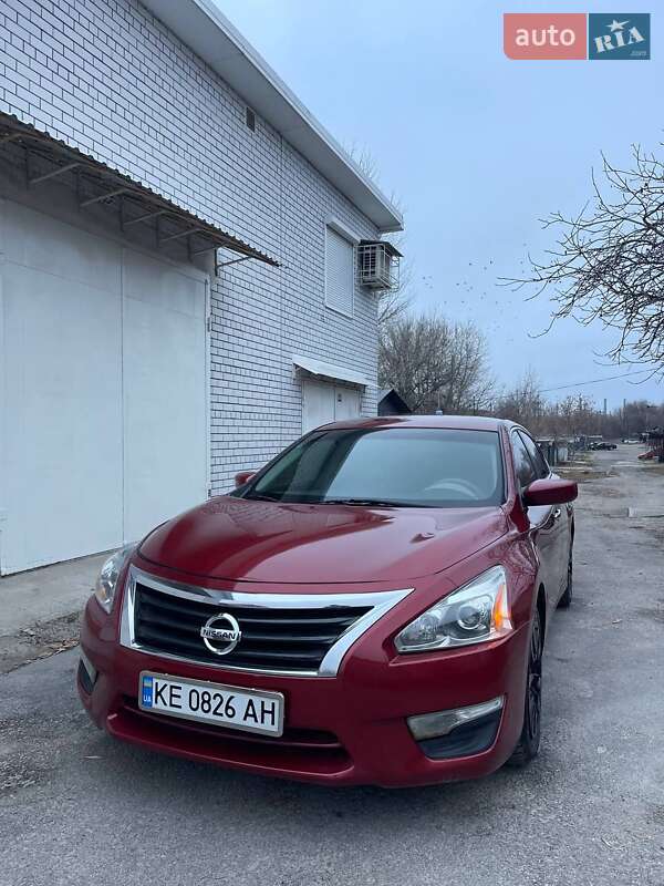 Седан Nissan Altima 2014 в Днепре