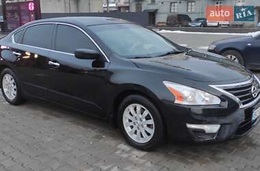 Седан Nissan Altima 2014 в Львове