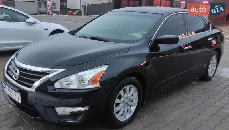 Седан Nissan Altima 2014 в Львове