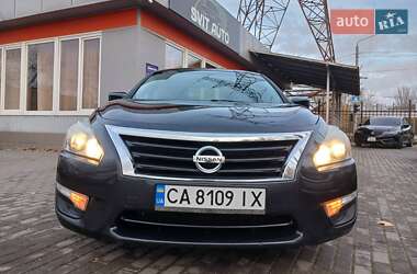 Седан Nissan Altima 2015 в Николаеве