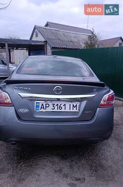 Седан Nissan Altima 2015 в 