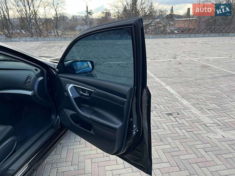 Седан Nissan Altima 2017 в Харкові
