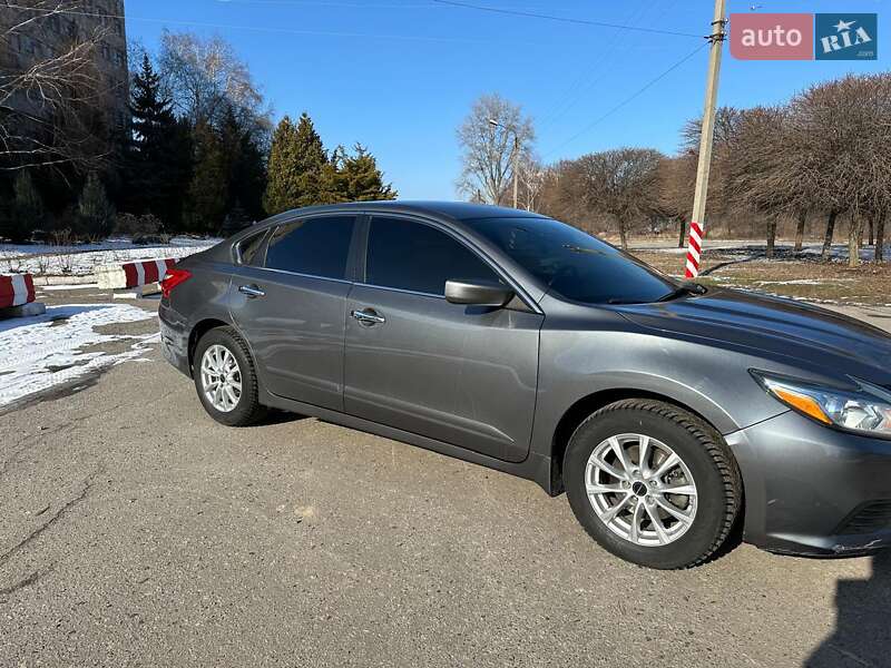 Седан Nissan Altima 2017 в Харькове