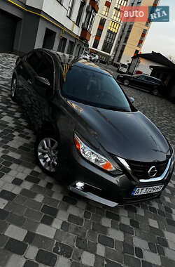 Седан Nissan Altima 2016 в 