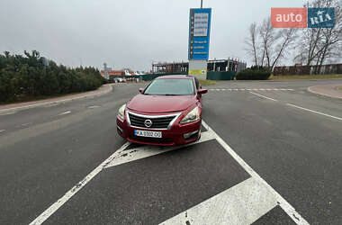 Седан Nissan Altima 2015 в Киеве