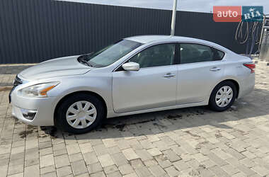 Седан Nissan Altima 2014 в 