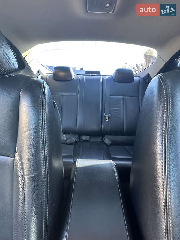 Купе Nissan Altima 2013 в Чернівцях