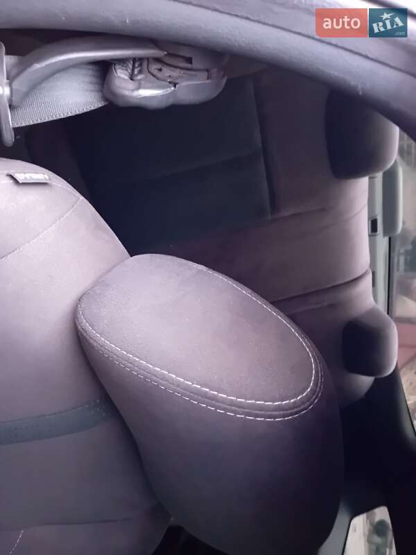Купе Nissan Altima 2012 в Бурштині