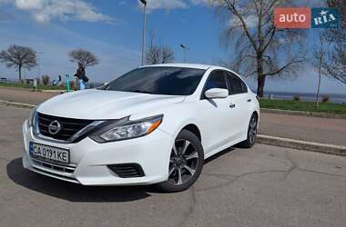 Седан Nissan Altima 2016 в Черкасах
