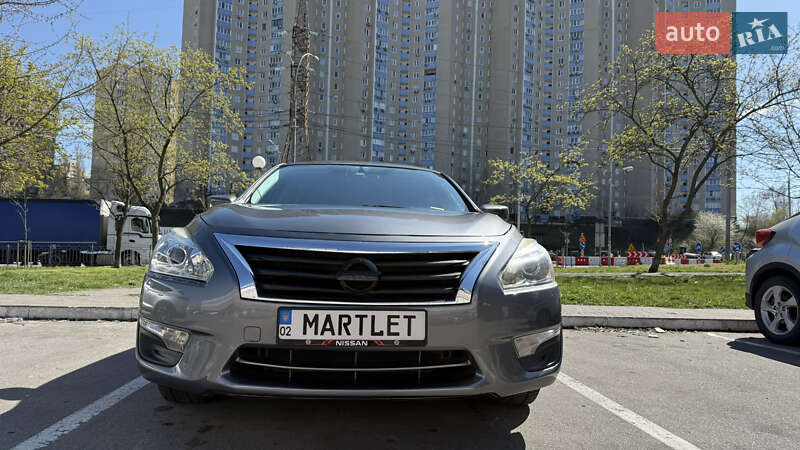 Седан Nissan Altima 2015 в Киеве